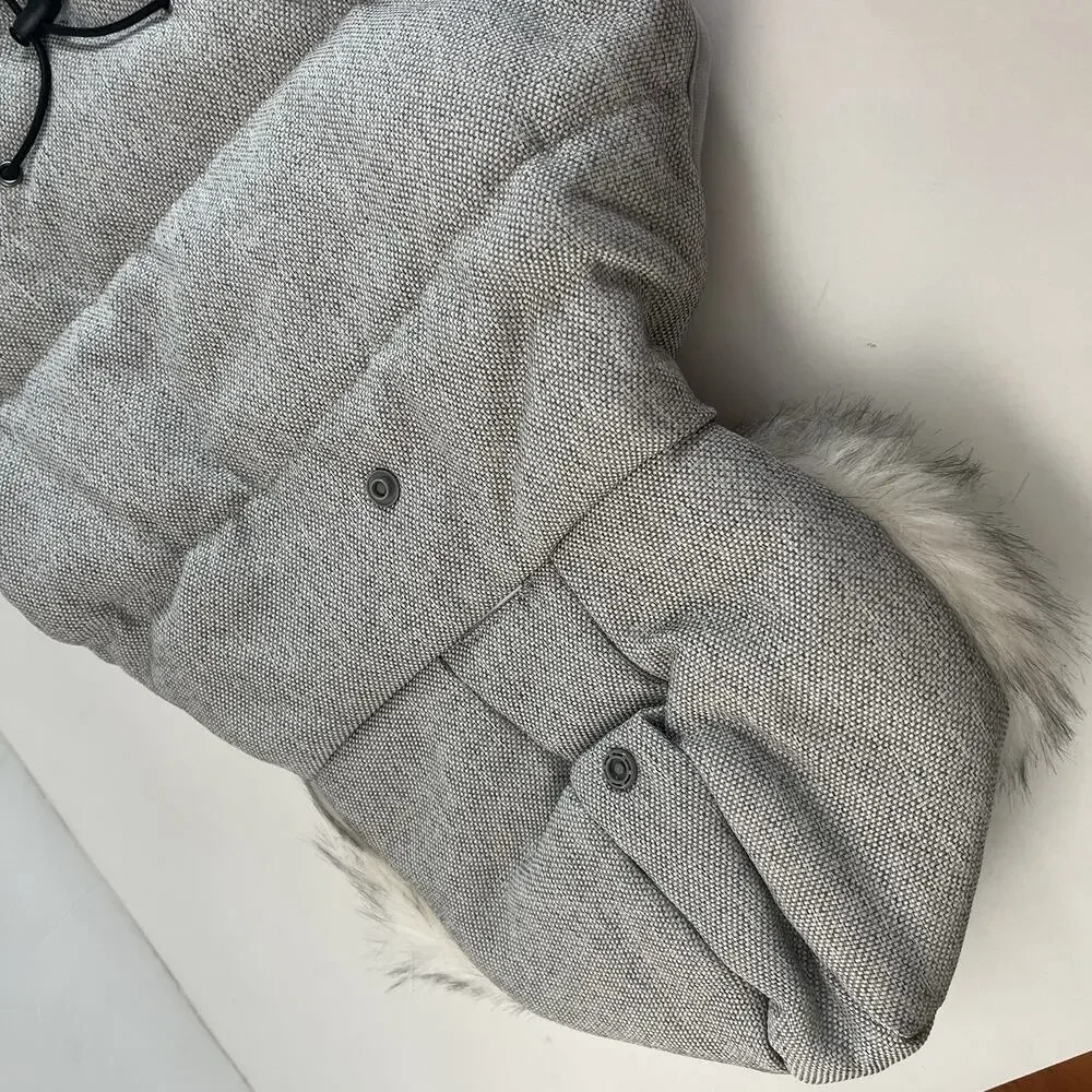 Boots & Barkley Hooded‎ Gray Vest Pet Apparel, Leg Hole Snaps Dog Puffer, Medium